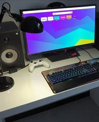Realizace Měkké sklo na kancelářském stole